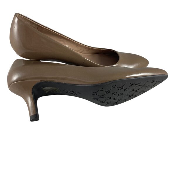 Never Worn Classic Beige Patent Leather Pump - Picture 5 of 5